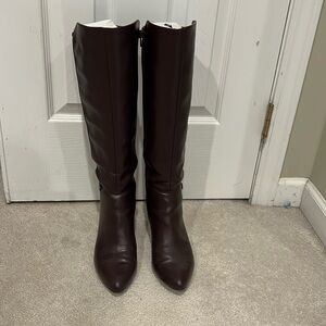 Knee boots. Like new. Alfani step flex.